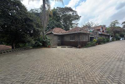 8 Bed House with En Suite in Muthaiga