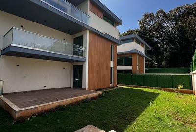 5 Bed Townhouse with En Suite in Lavington - 2