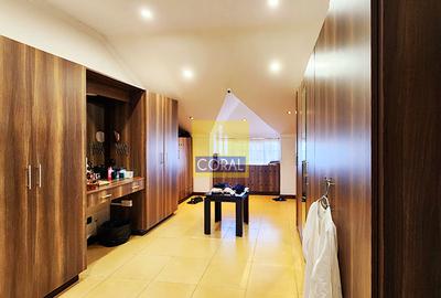 4 Bed Apartment with Borehole in Rhapta Road - 4