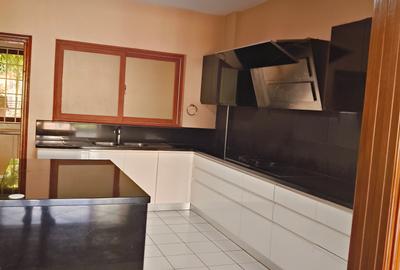 3 Bed Apartment with En Suite at Parklands - 4