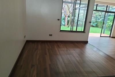 5 Bed Townhouse with En Suite in Lavington - 2