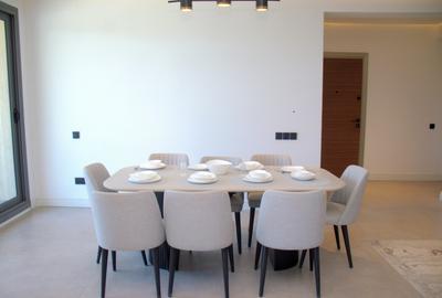 3 Bed Apartment with En Suite at Fourth Avenue - 4