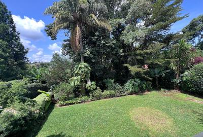 5 Bed House with En Suite in Runda - 4