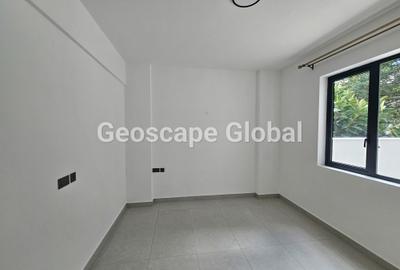 3 Bed Apartment with En Suite in Brookside - 4