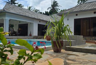 3 Bed Villa with En Suite at La-Marina - 2