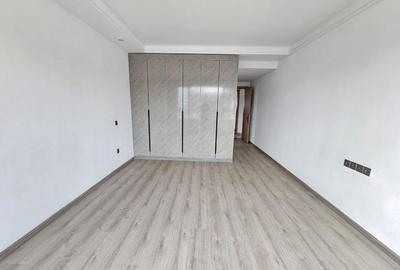 3 Bed Apartment with En Suite in Riverside - 3