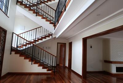 5 Bed Villa with En Suite in Loresho - 2