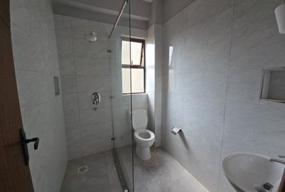 1 Bed Apartment with En Suite at School Lane - 4