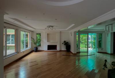 4 Bed Townhouse with En Suite at Riverside Drive - 3