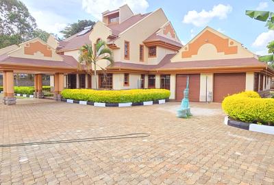 5 Bed House with Swimming Pool in Runda - 3