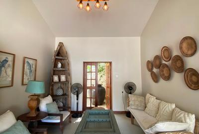 3 Bed Villa with En Suite in Bofa - 3