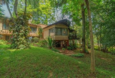5 Bed Townhouse with En Suite in Kitisuru