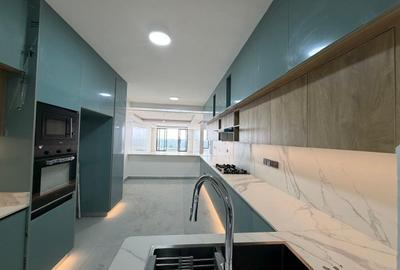 2 Bed Apartment with Lift in Parklands - 3
