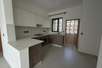 2 Bed Apartment with En Suite in Brookside - 3