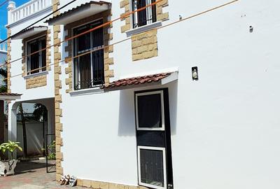 3 Bed Townhouse with En Suite at Shanzu - 4