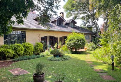 4 Bed House with En Suite in Loresho