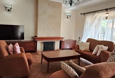 4 Bed House with En Suite in Ridgeways - 4