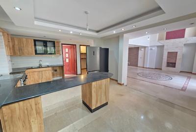 5 Bed Townhouse with En Suite at Convent Drive - 4