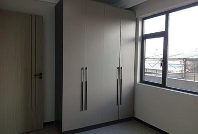 1 Bed Apartment with Gym in Kilimani - 3