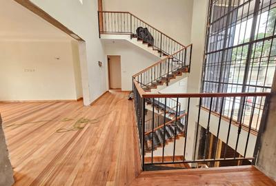 6 Bed House with En Suite in Loresho - 4
