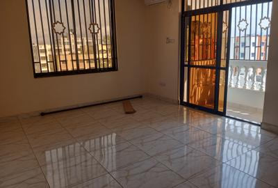 Serviced 3 Bed Apartment with En Suite at Beach Road - 4