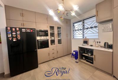 4 Bed House with En Suite in Rosslyn - 3