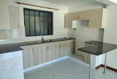 4 Bed Townhouse with En Suite at Lavington - 3