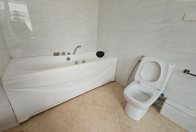 5 Bed Townhouse with En Suite in Lavington - 4