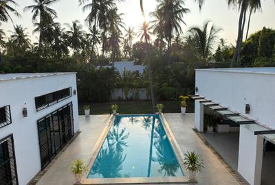 4 Bed House with En Suite in Watamu - 2