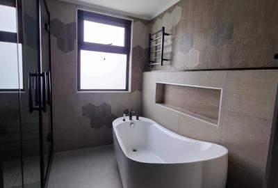 4 Bed Townhouse with En Suite in Lavington - 4