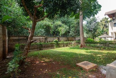4 Bed House with En Suite at Lavington - 3