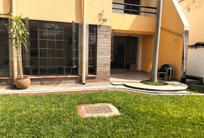 5 Bed House with En Suite in Lavington