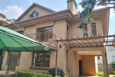 5 Bed Townhouse with En Suite in Lavington