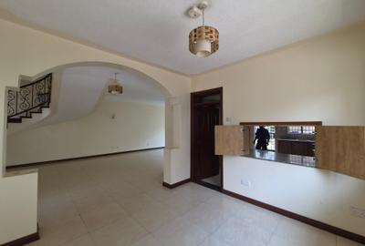 4 Bed House with En Suite at Grevillea Grove - 2