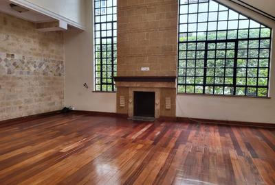 4 Bed Townhouse with En Suite in Kitisuru - 2