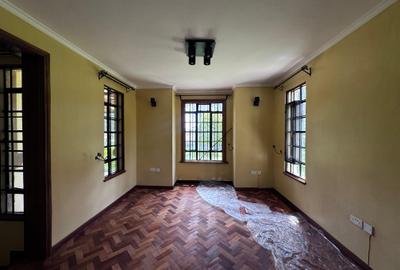 5 Bed Townhouse with En Suite in Runda - 4