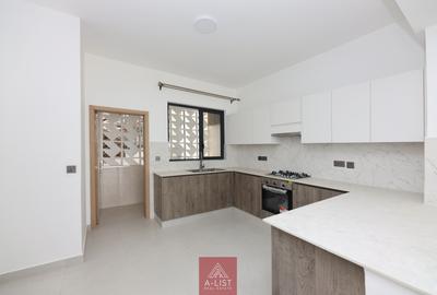 3 Bed Apartment with En Suite at Brookside Drive - 2