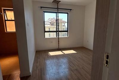 3 Bed Apartment with En Suite in Lavington