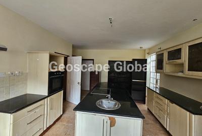 4 Bed House with En Suite in Karen - 3