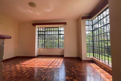 5 Bed Townhouse with En Suite in Rosslyn - 3