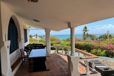 4 Bed Villa with En Suite at Bofa Beach - 4