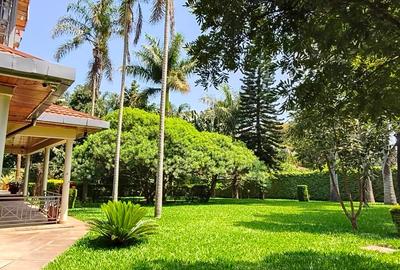 5 Bed Townhouse with En Suite in Runda - 2