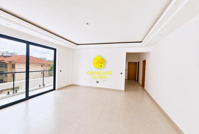 3 Bed Apartment with En Suite in Brookside