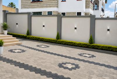 4 Bed House with En Suite in Kenyatta Road - 4