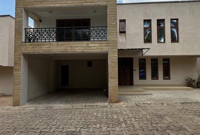 5 Bed Townhouse with En Suite at Convent Drive - 2