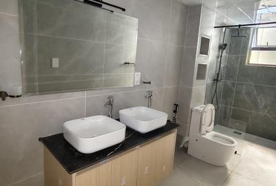 3 Bed Apartment with Borehole in Parklands - 3