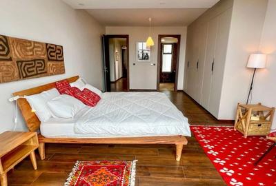 Serviced 3 Bed Apartment with En Suite in Brookside - 4
