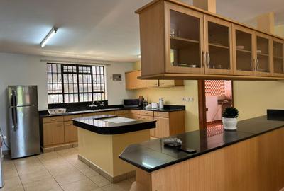 Furnished 3 Bed Apartment with En Suite in Brookside - 3