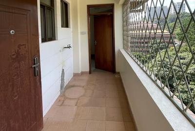 Serviced 4 Bed Apartment with En Suite in Riverside - 2