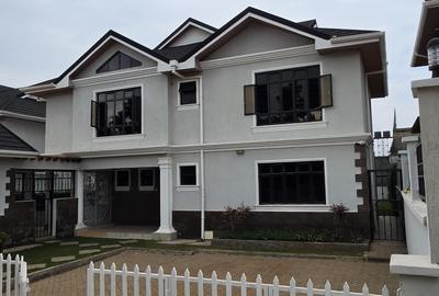 4 Bed Villa with En Suite at Runda Close